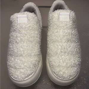 Puma WMNS SLIP ON TEDDY SIZE 8